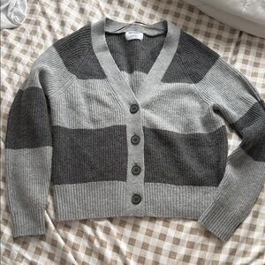 Old Navy Two-Tone Gray Ribbed V-Neck Button Cardigan